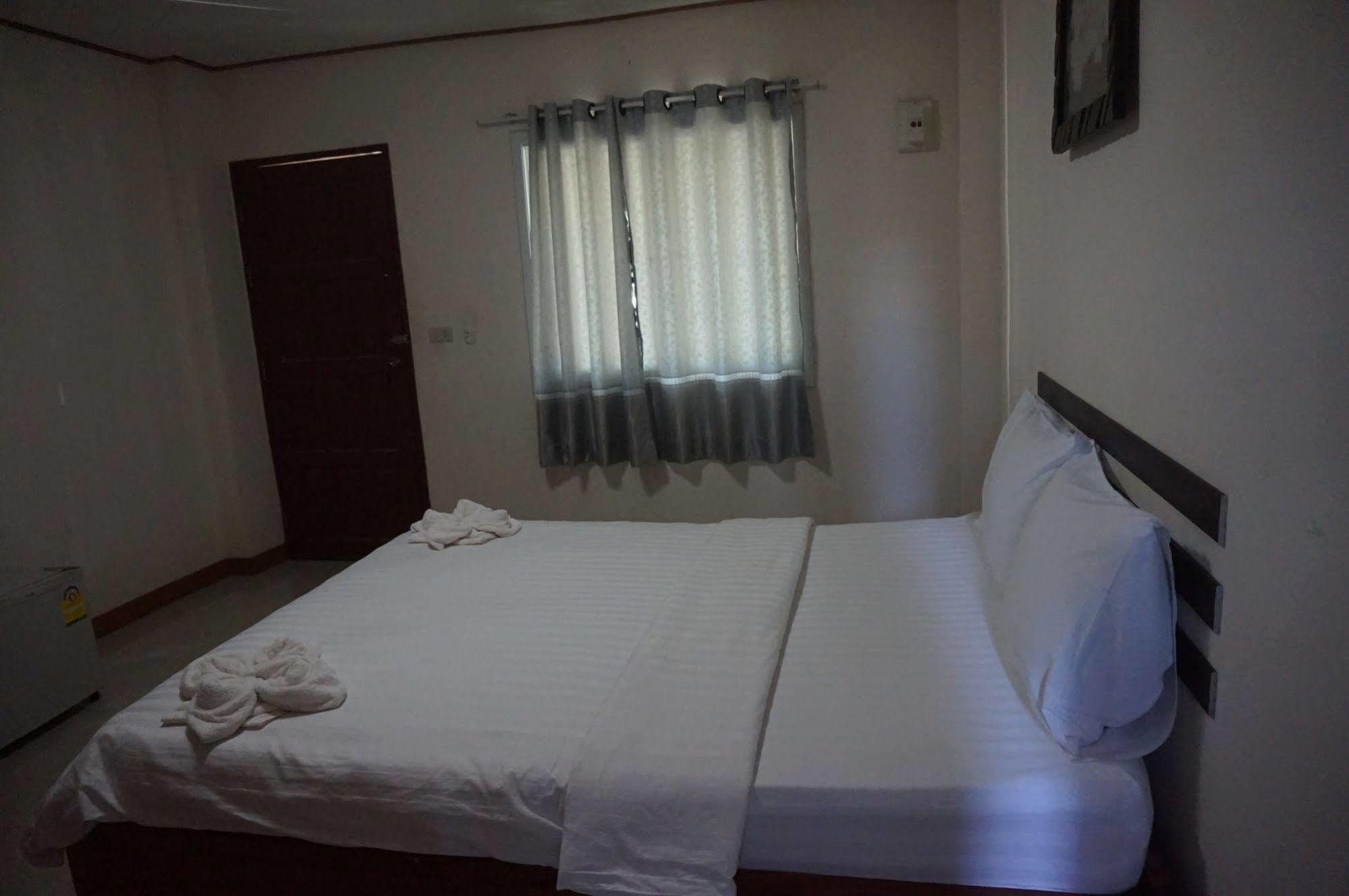 กรแก้ว แมนชั่น Hotel อุบลราชธานี ภายนอก รูปภาพ