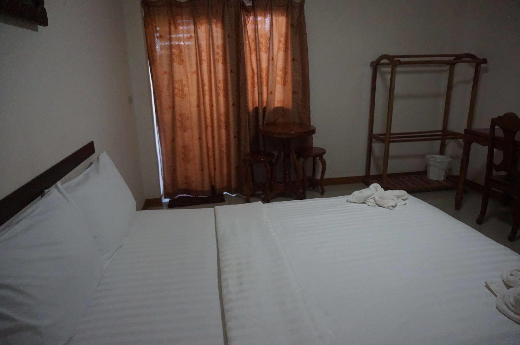 กรแก้ว แมนชั่น Hotel อุบลราชธานี ภายนอก รูปภาพ